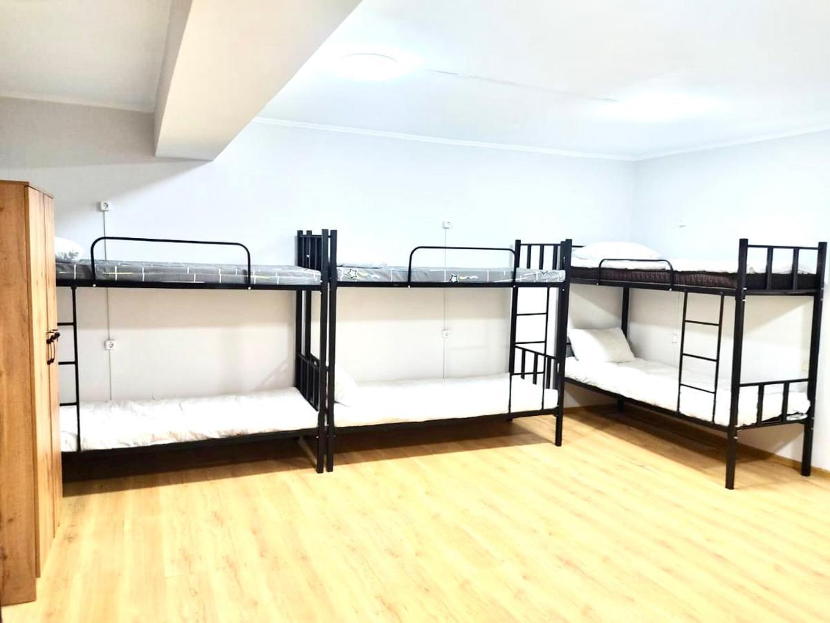 Like Home Hostel Na Timiryazeva 阿拉木图 外观 照片
